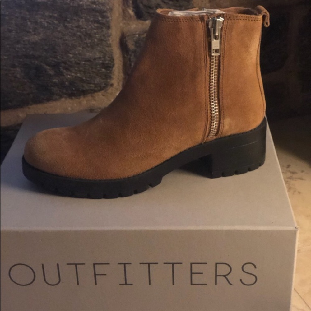 New Urban Outfitter Boots Hot Seller 🔥